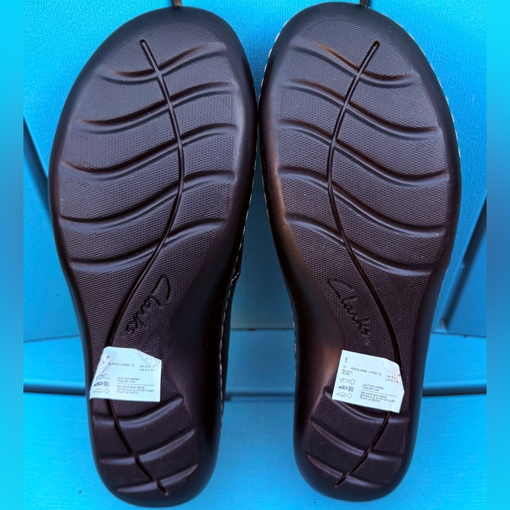 WOMENS CLARKS ASHLAND LANE SLIP-ON BLACK SUEDE LOAFERS US SIZE 8.5 NARROW (NWT) - Picture 8 of 9